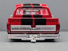 Cargar imagen en el visor de la galería, Auto a escala marca Kaido House, Modelo Chevrolet Silverado 1983 KAIDO V1- Rojo
