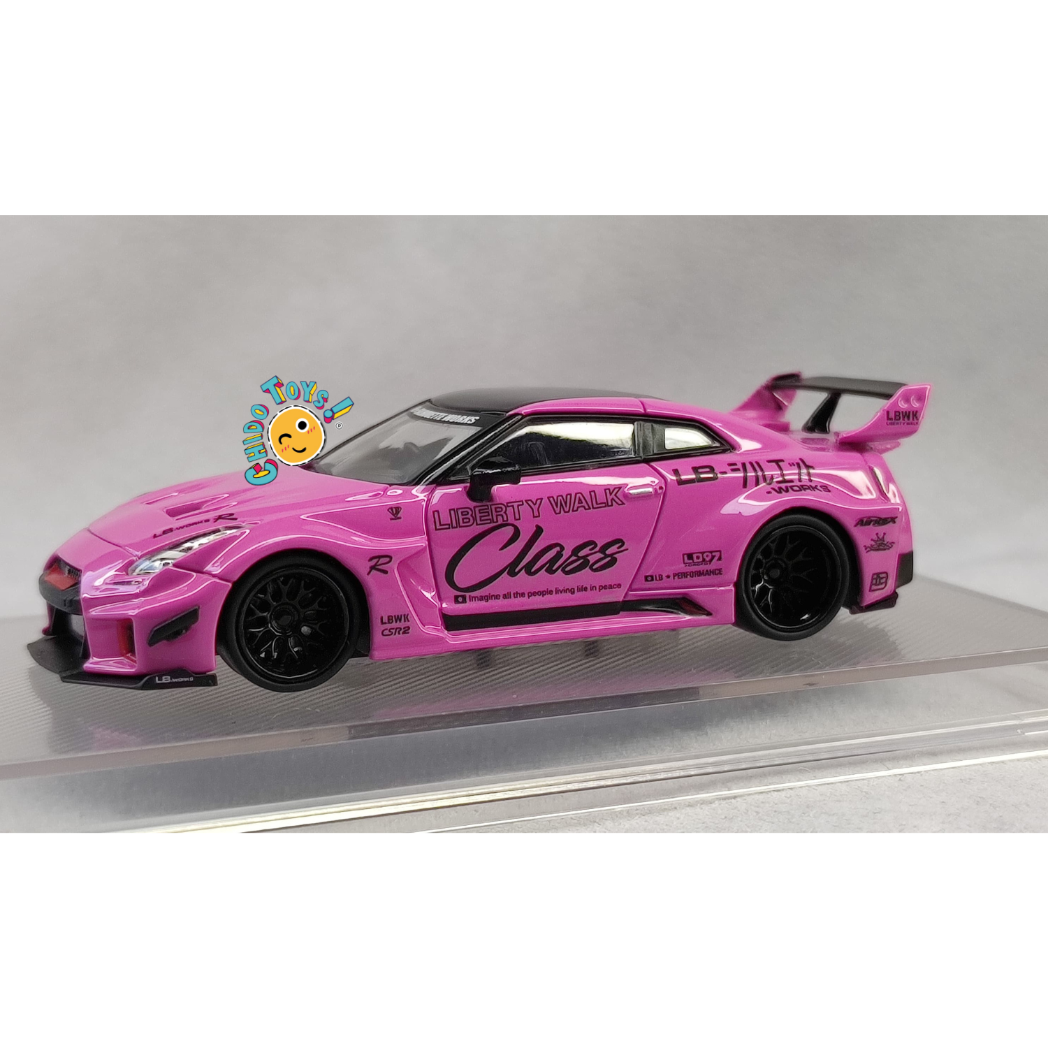 Auto a escala 1:64, marca CM Model, modelo GT-R R35