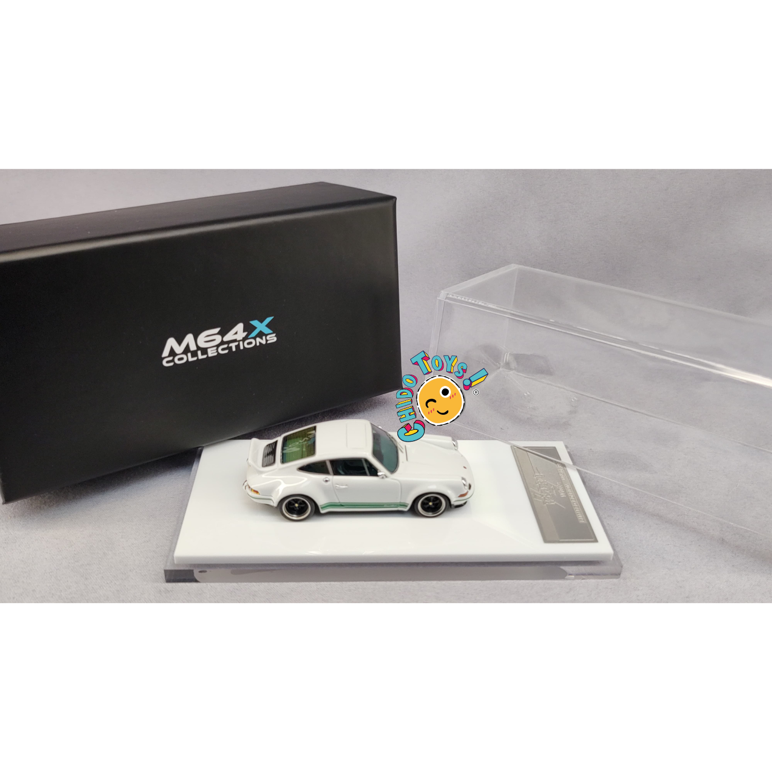 MY64 Kaege Retro Turbo White 1:64 con capelo de acrílico y detalles fotocortados