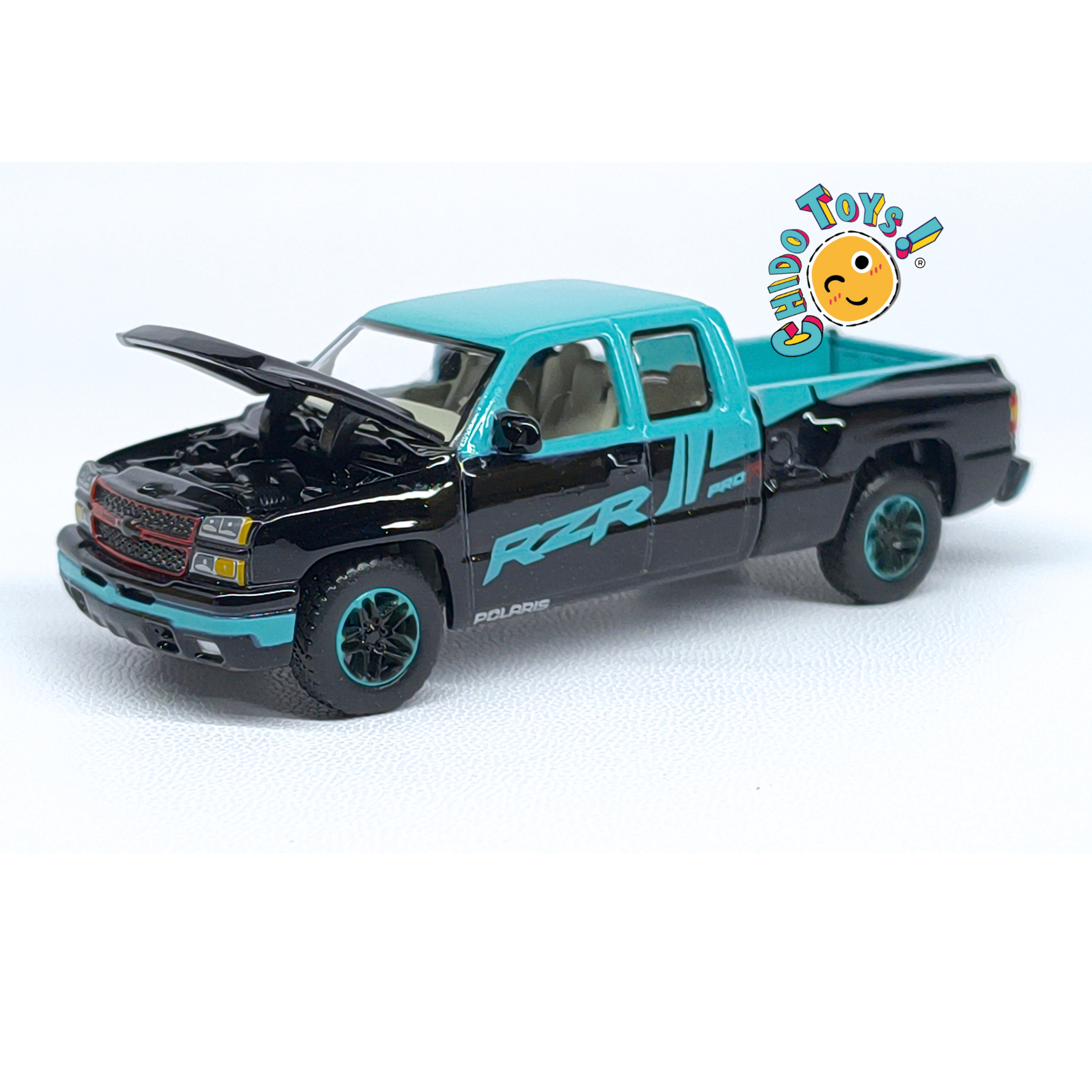 2006 Chevy Silverado 1:64 Auto World Big Country Collectibles. Cuerpo y chasis metálicos, llantas de goma y cofre con apertura. Blíster y tarjeta en excelente estado.