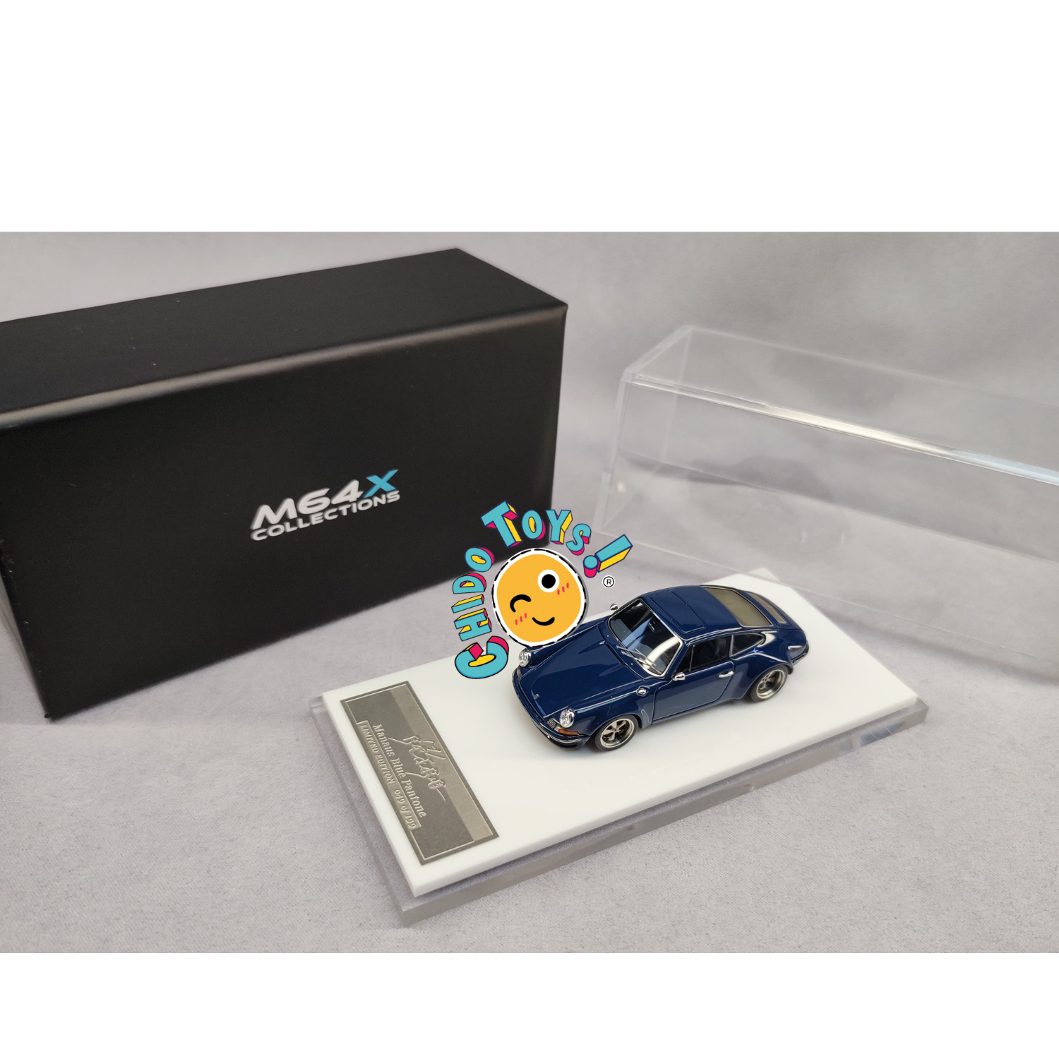 MY64 Kaege Retro Turbo Manaus Blue 1:64 con detalles fotocortados, base y capelo acrílico