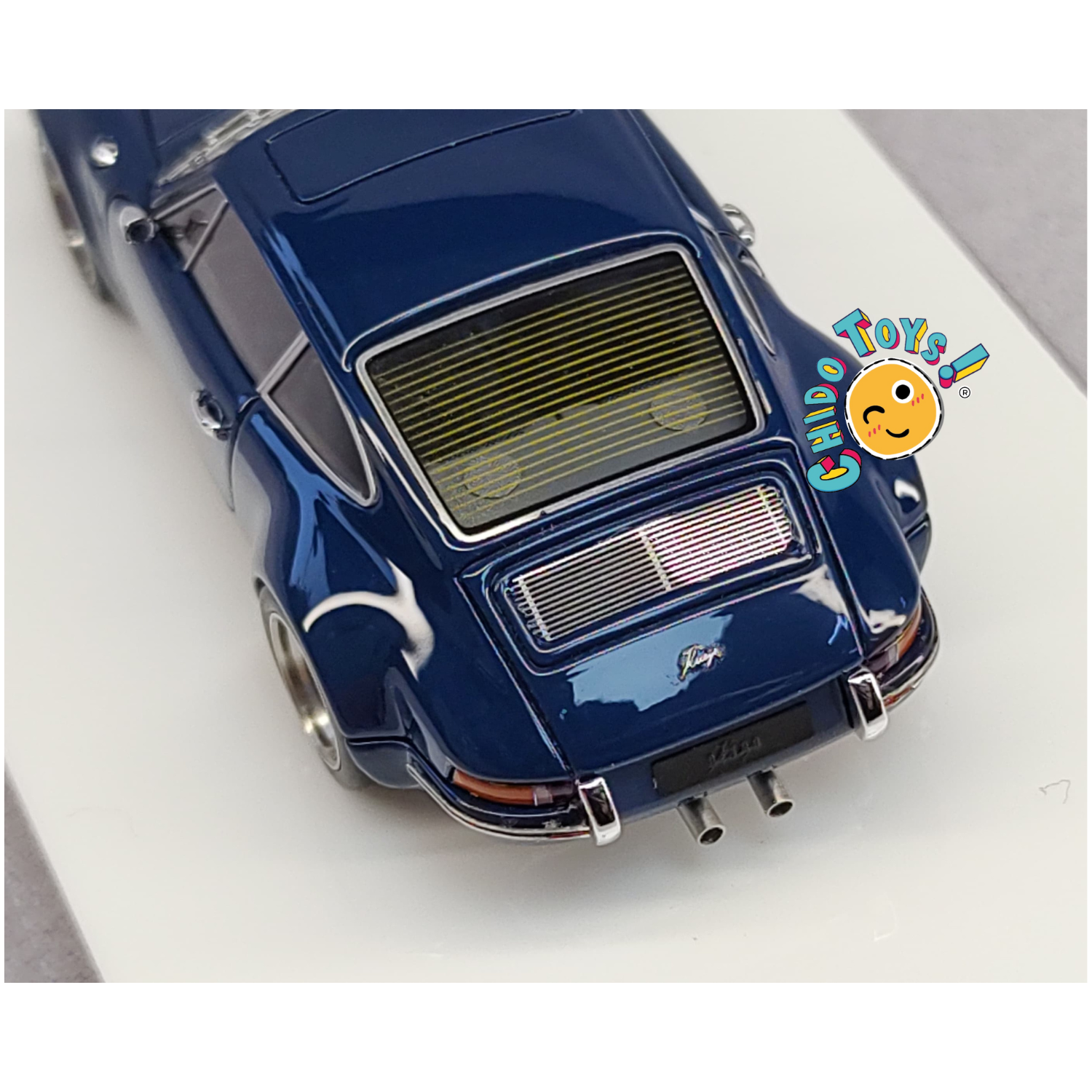 M64X Collections 1:64 – 911 Classic Coupé azul Midnight (ed. limitada 199 piezas) con base y capelo acrílico