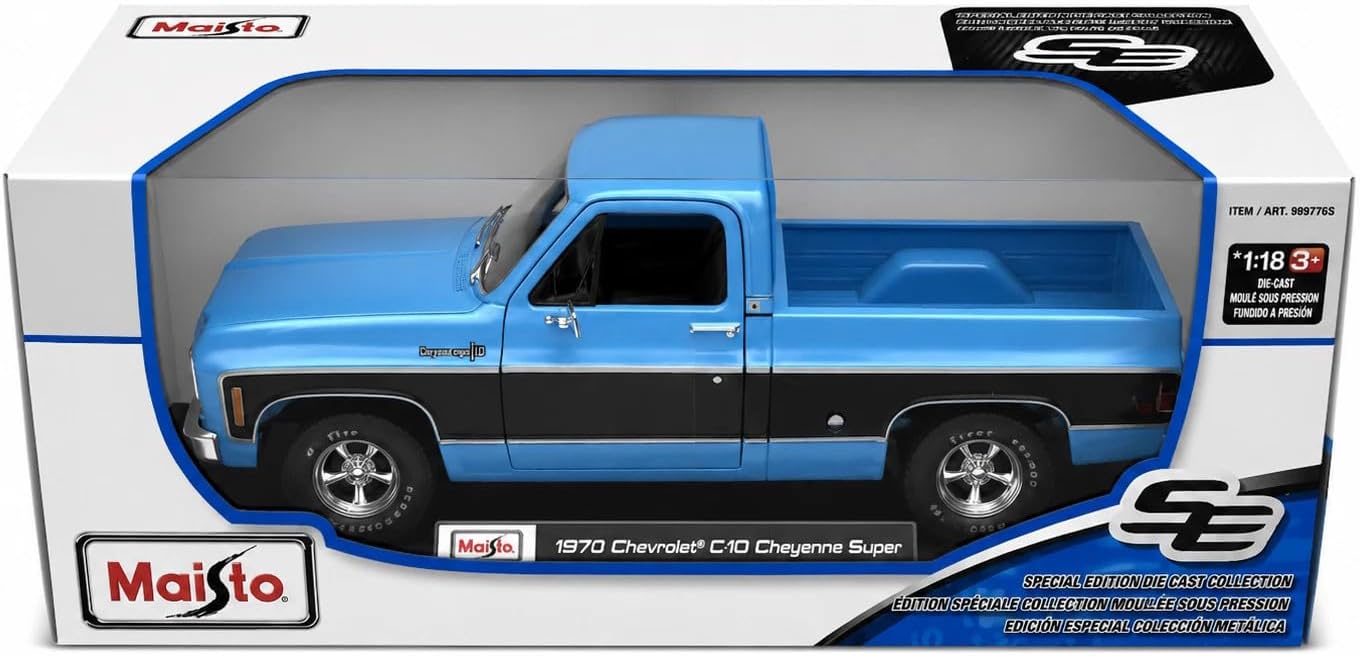 Maisto Chevrolet C10 Cheyenne Super 1970 1:18 azul y negro, con puertas abatibles, rines cromados y llantas de goma.