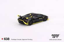 Cargar imagen en el visor de la galería, Auto a escala marca Mini GT modelo Lamborghini Huracán STO Nero Noctis
