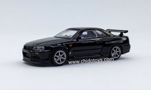 Cargar imagen en el visor de la galería, Auto a escala marca Mini GT, Modelo Nissan Skyline GT-R Black Pearl

