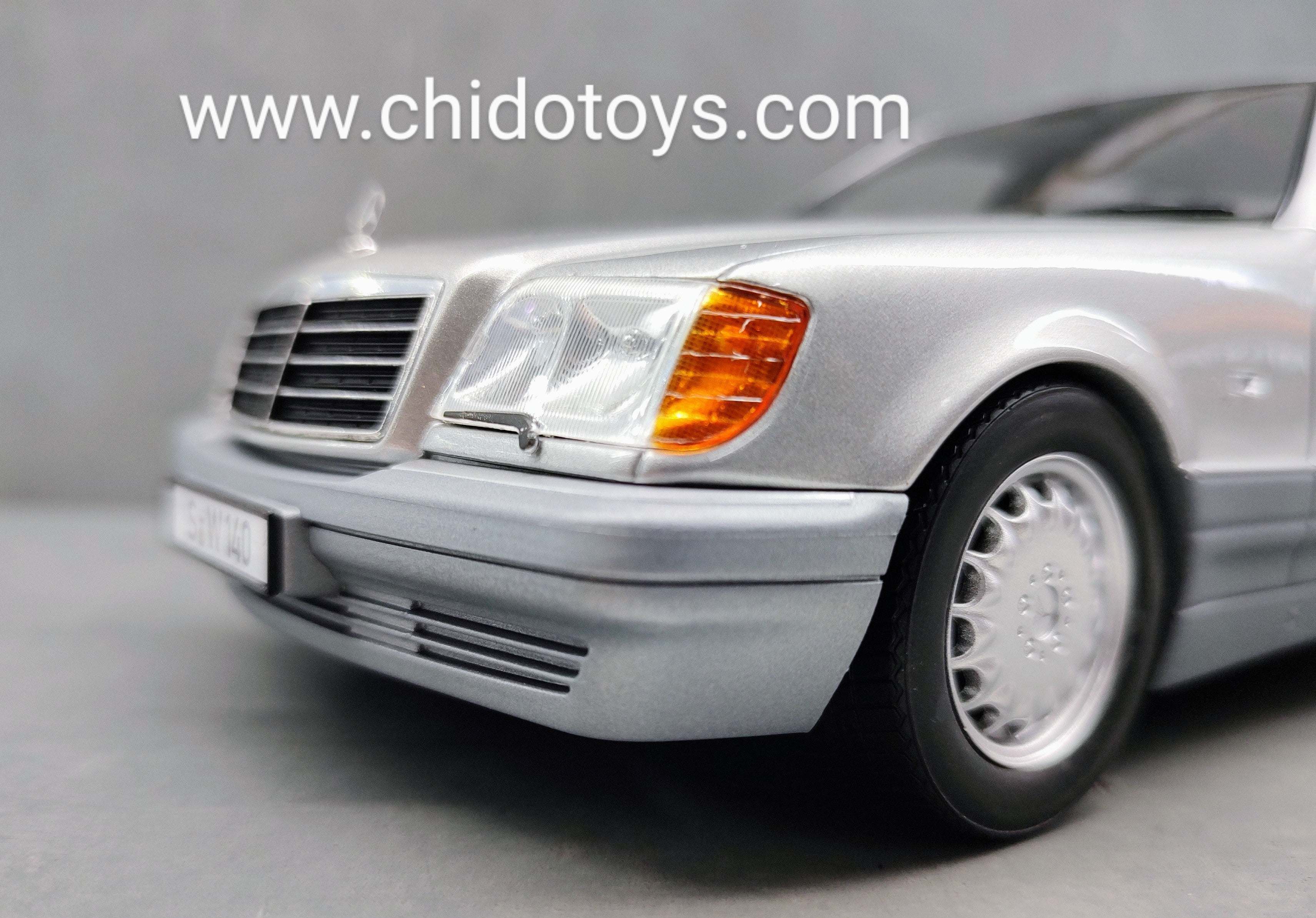 Auto a escala 1:18 Marca I - SCALE, Modelo MERCEDES BENZ - S - CLASS S500 (W140) 1994 - Chido Toys