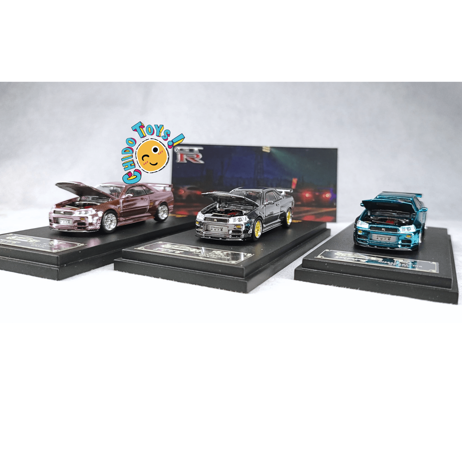 Auto a escala 1:64 Demon King Auto Nissan Skyline GT - R R34 – Motor detallado y cofre funcional - Chido Toys