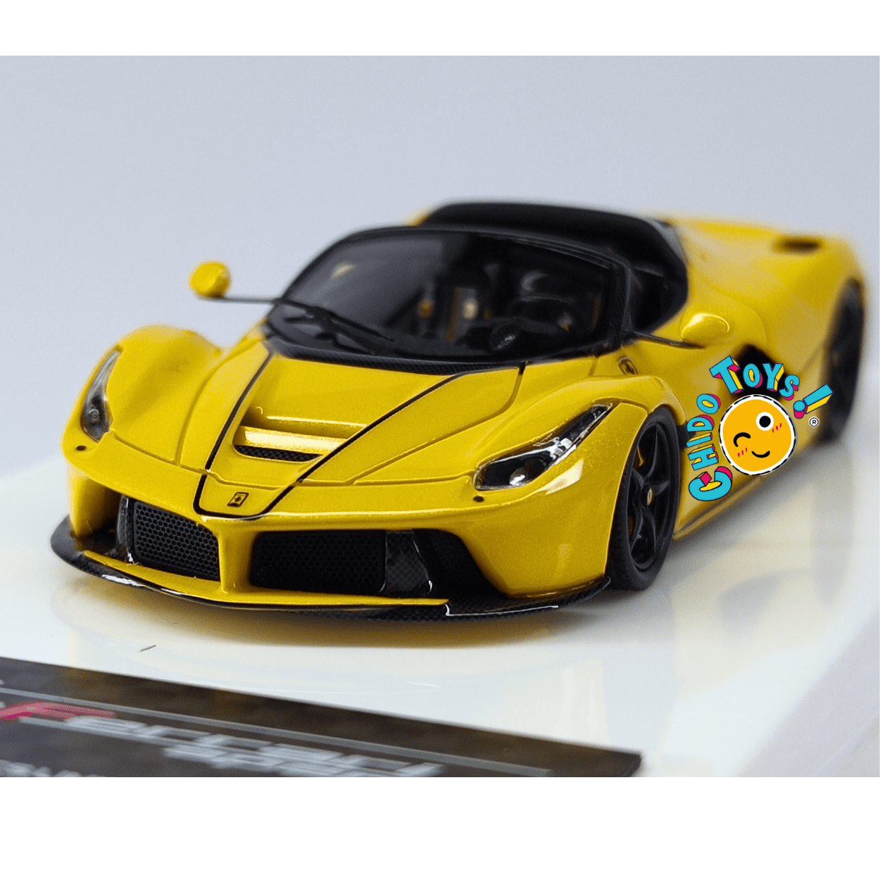 Auto a escala 1:64 LaFerrari Aperta Giallo Triplo Strato – FuelMe x TOC (Edición limitada) - Chido Toys