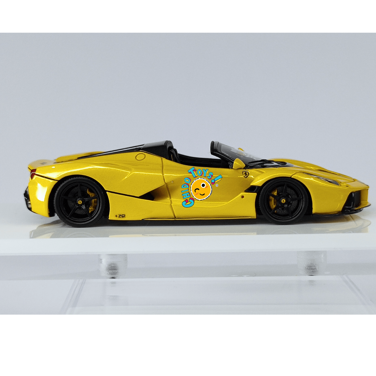 Auto a escala 1:64 LaFerrari Aperta Giallo Triplo Strato – FuelMe x TOC (Edición limitada) - Chido Toys