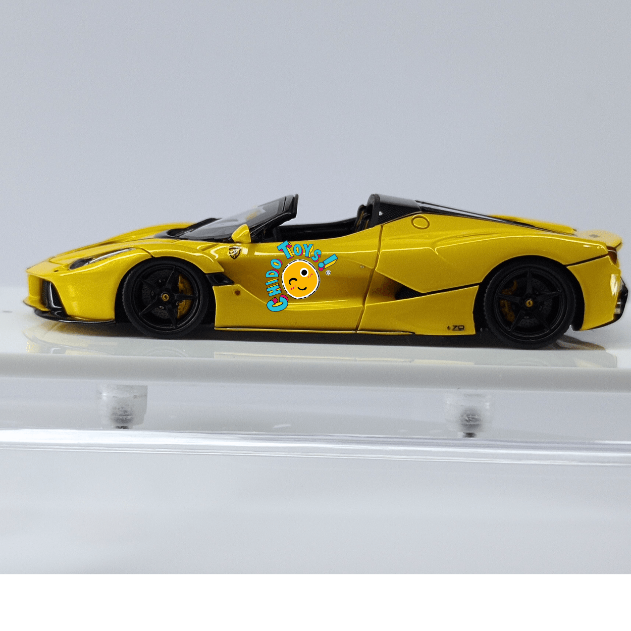 Auto a escala 1:64 LaFerrari Aperta Giallo Triplo Strato – FuelMe x TOC (Edición limitada) - Chido Toys