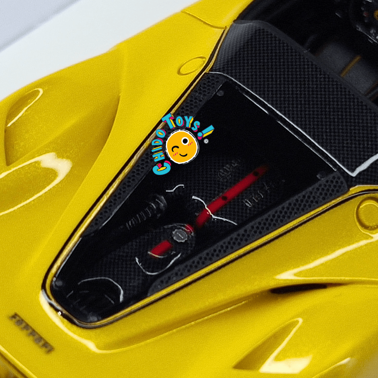 Auto a escala 1:64 LaFerrari Aperta Giallo Triplo Strato – FuelMe x TOC (Edición limitada) - Chido Toys