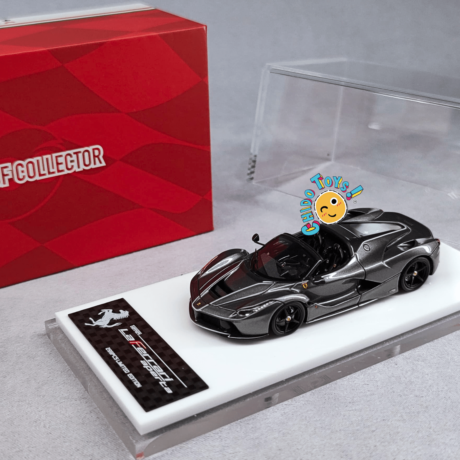 Auto a escala 1:64 LaFerrari Aperta gris – FuelMe x TOC, edición limitada - Chido Toys