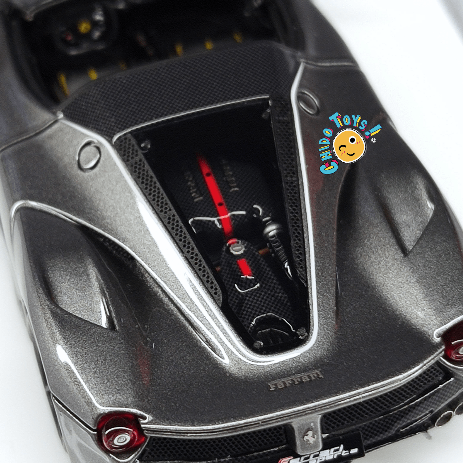 Auto a escala 1:64 LaFerrari Aperta gris – FuelMe x TOC, edición limitada - Chido Toys