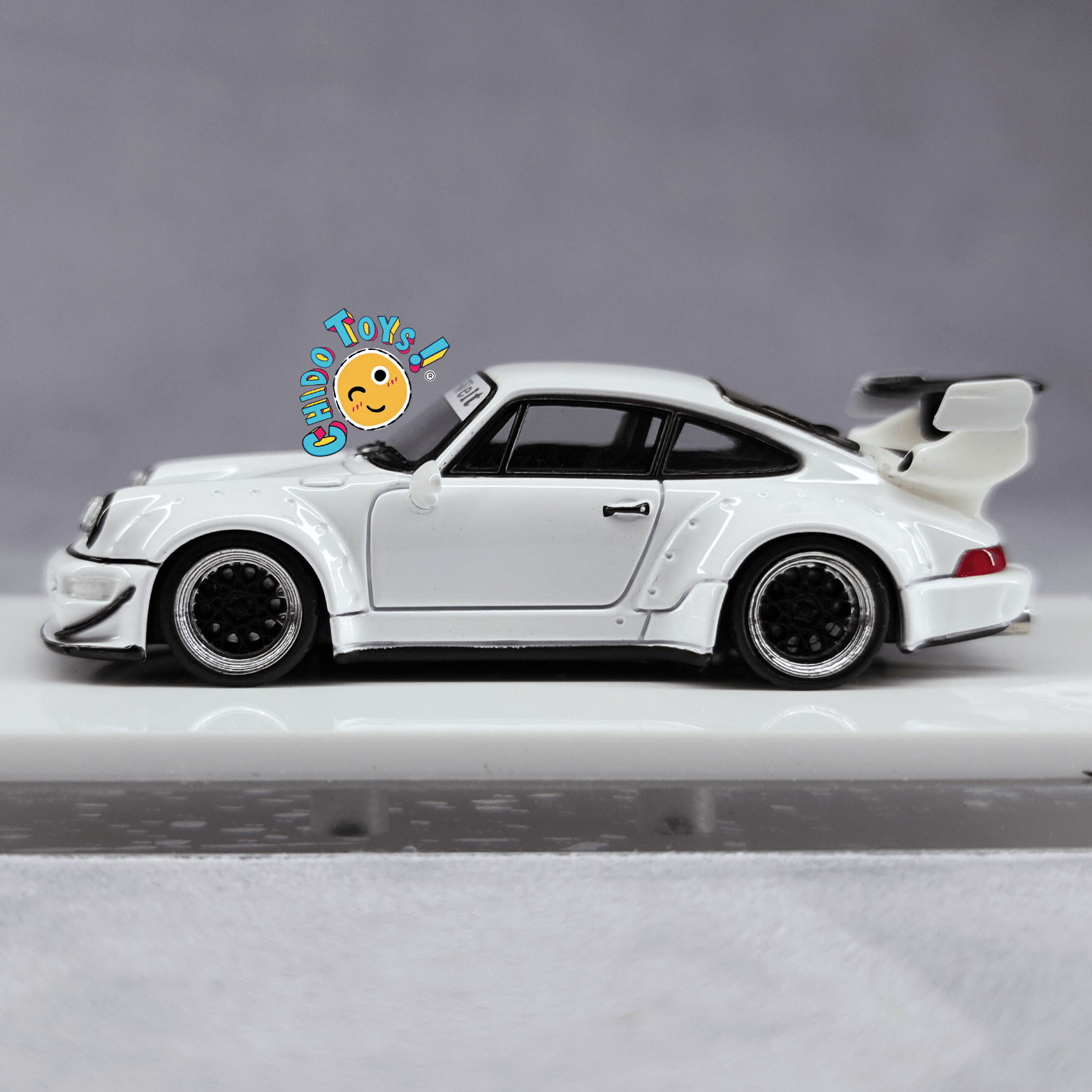 Auto a escala 1/64 Rauh - Welt RWB Wide Body Blanco - Chido Toys