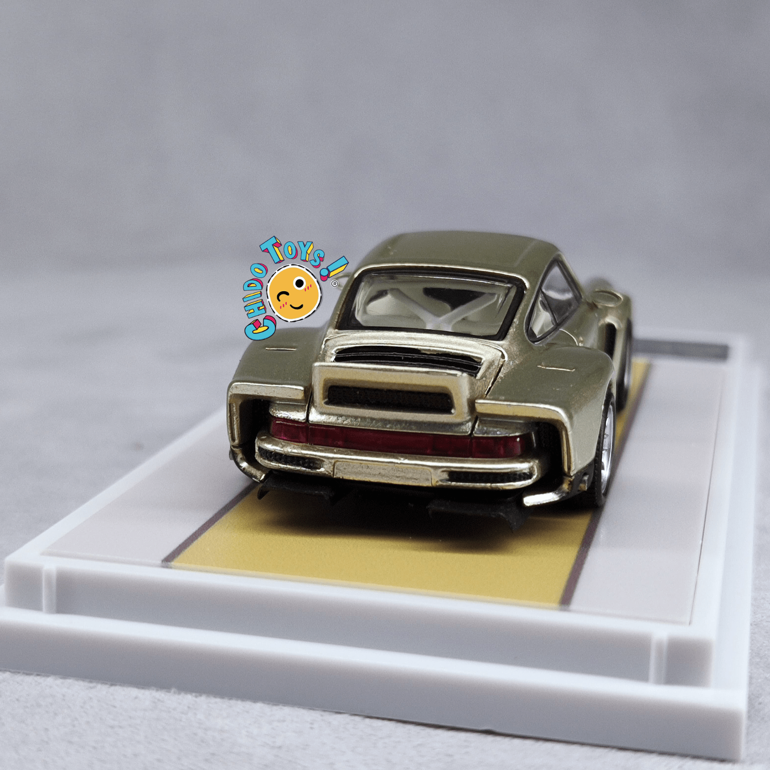 Auto a escala 1/64 Singer 911 DLS Turbo Road Moet Blanc - Find Classic Ally (Edición limitada 899 piezas) - Chido Toys