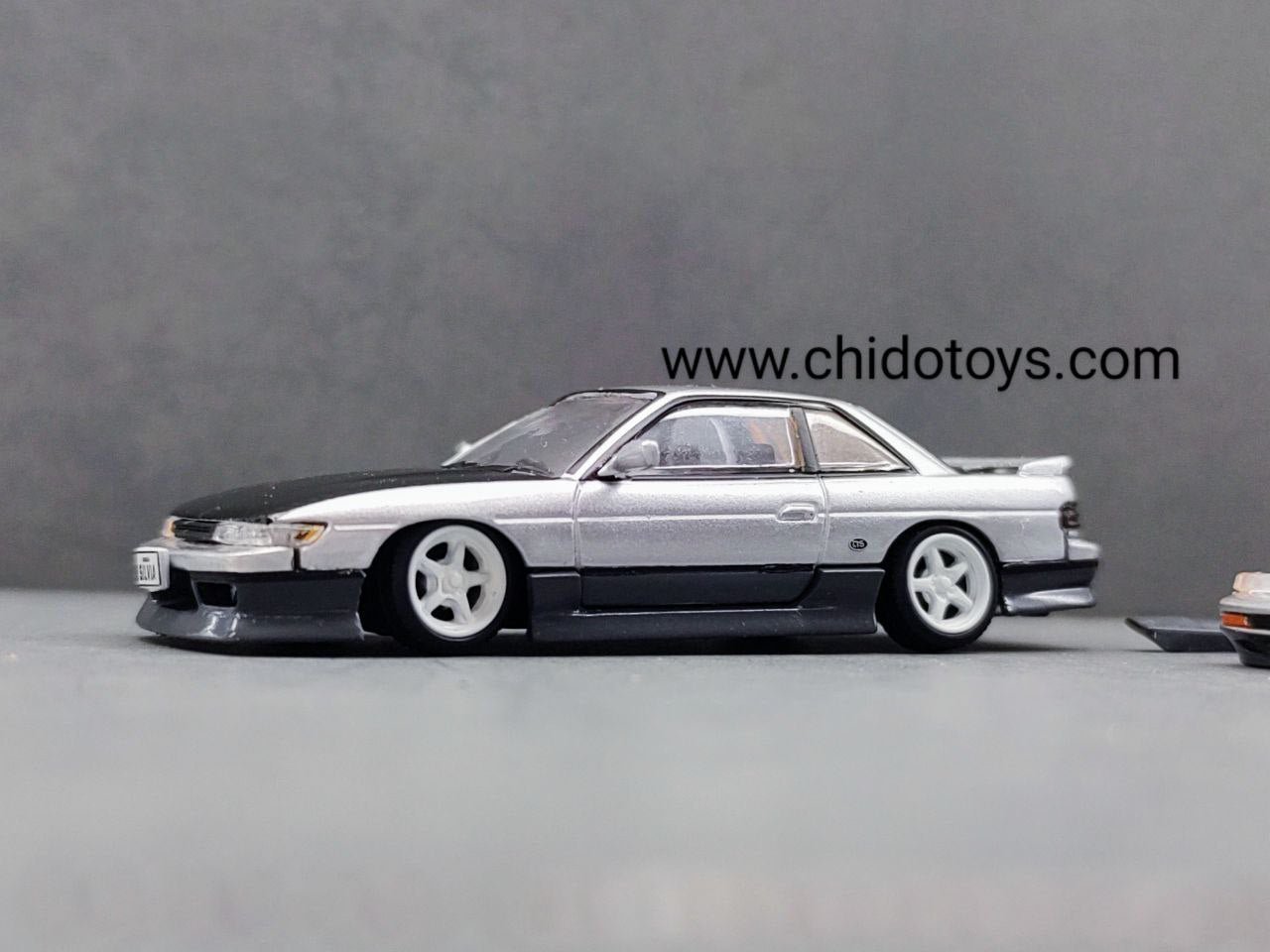 Auto a escala marca BMC, Modelo Nissan Silvia S13 - Chido Toys