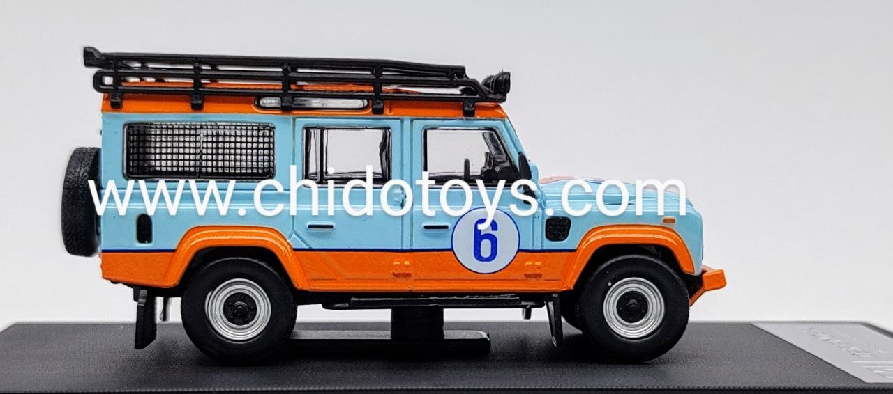 Auto a escala marca Cool Art, modelo SET Land Rover Defender Gulf - Chido Toys