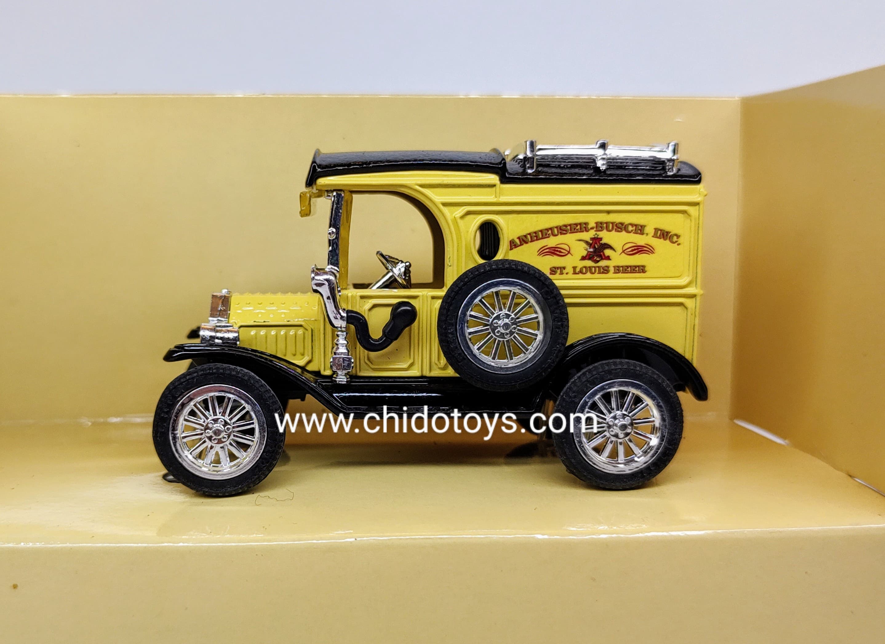 Auto a escala marca ERTL Modelo Ford Modelo "T" 1913 Delivery Van - Chido Toys
