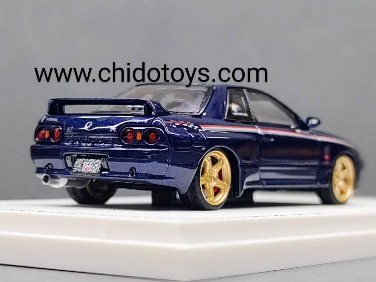 Auto a escala marca Focal Horizon R32 Blue con apertura de cofre - Chido Toys