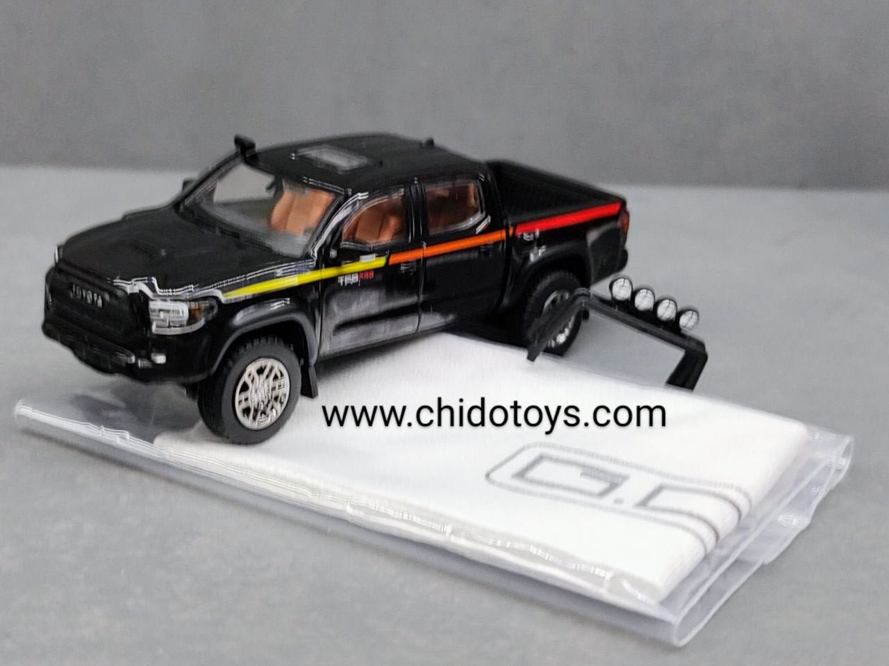 Auto a escala marca GDC, Modelo Toyota Tacoma TRD PRO - Chido Toys