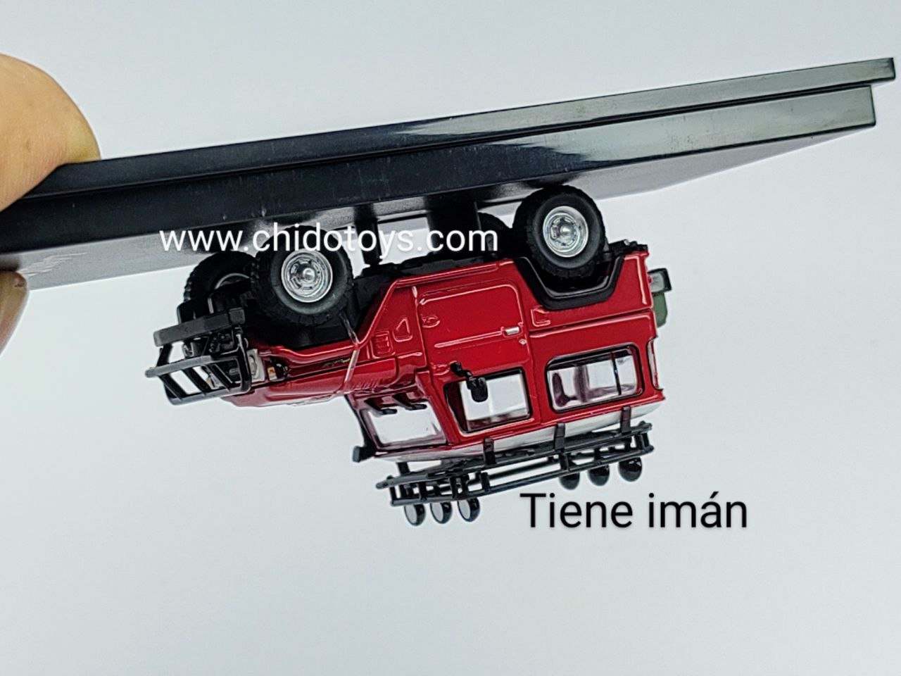 Auto a escala marca Hobby Fans, Modelo Toyota Land Cruiser FJ40 - Chido Toys