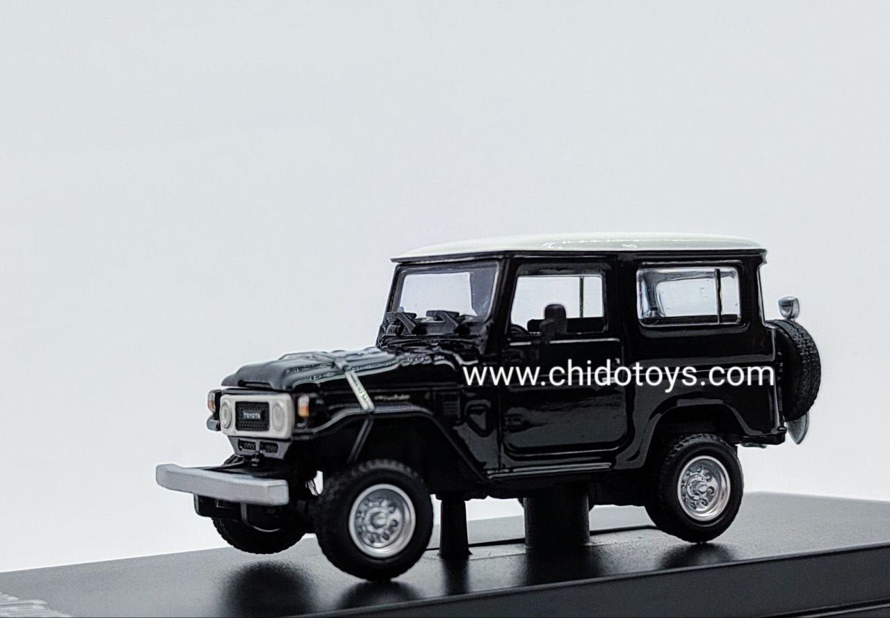 Auto a escala marca Hobby Fans, Modelo Toyota Land Cruiser FJ40 - Chido Toys