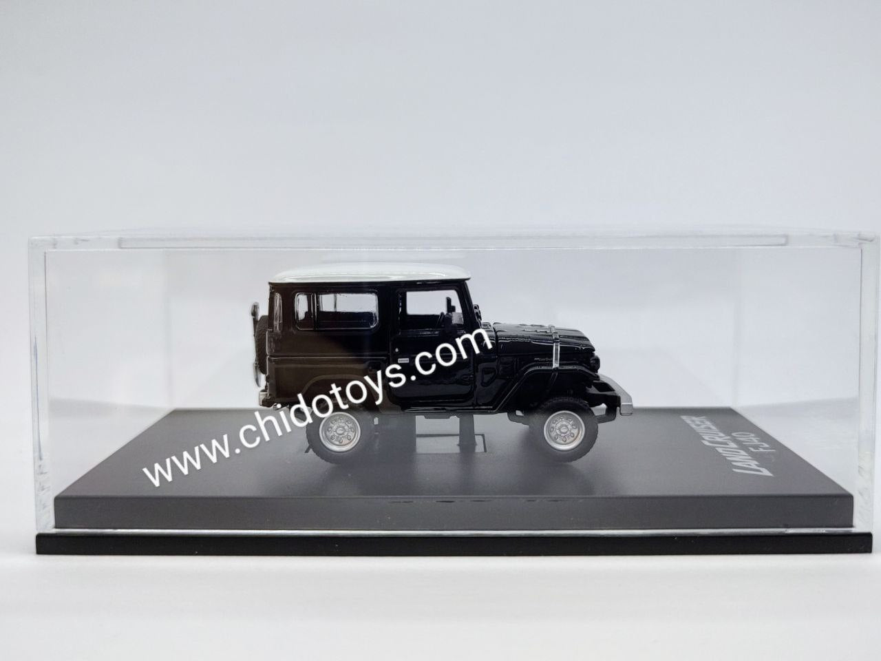 Auto a escala marca Hobby Fans, Modelo Toyota Land Cruiser FJ40 - Chido Toys