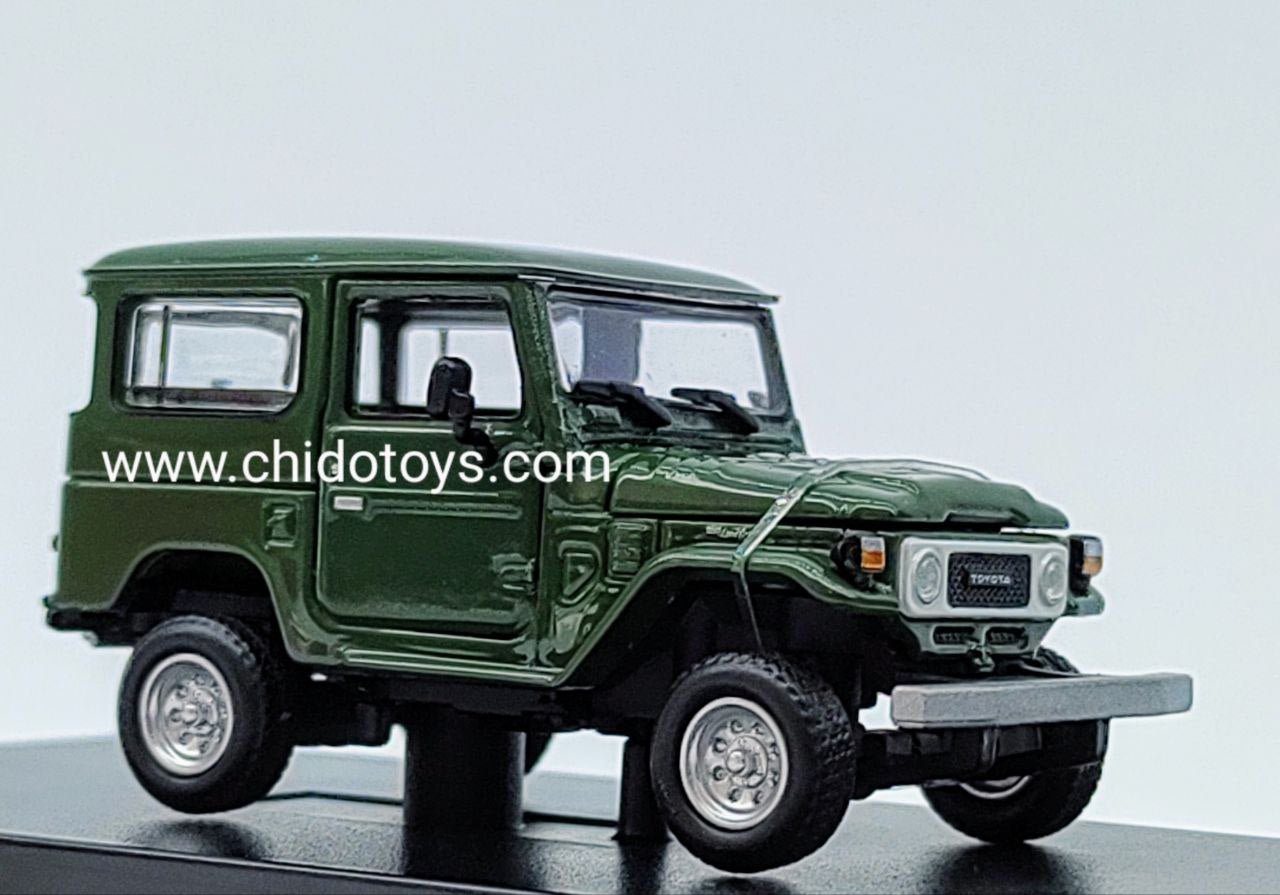 Auto a escala marca Hobby Fans, Modelo Toyota Land Cruiser FJ40 - Chido Toys