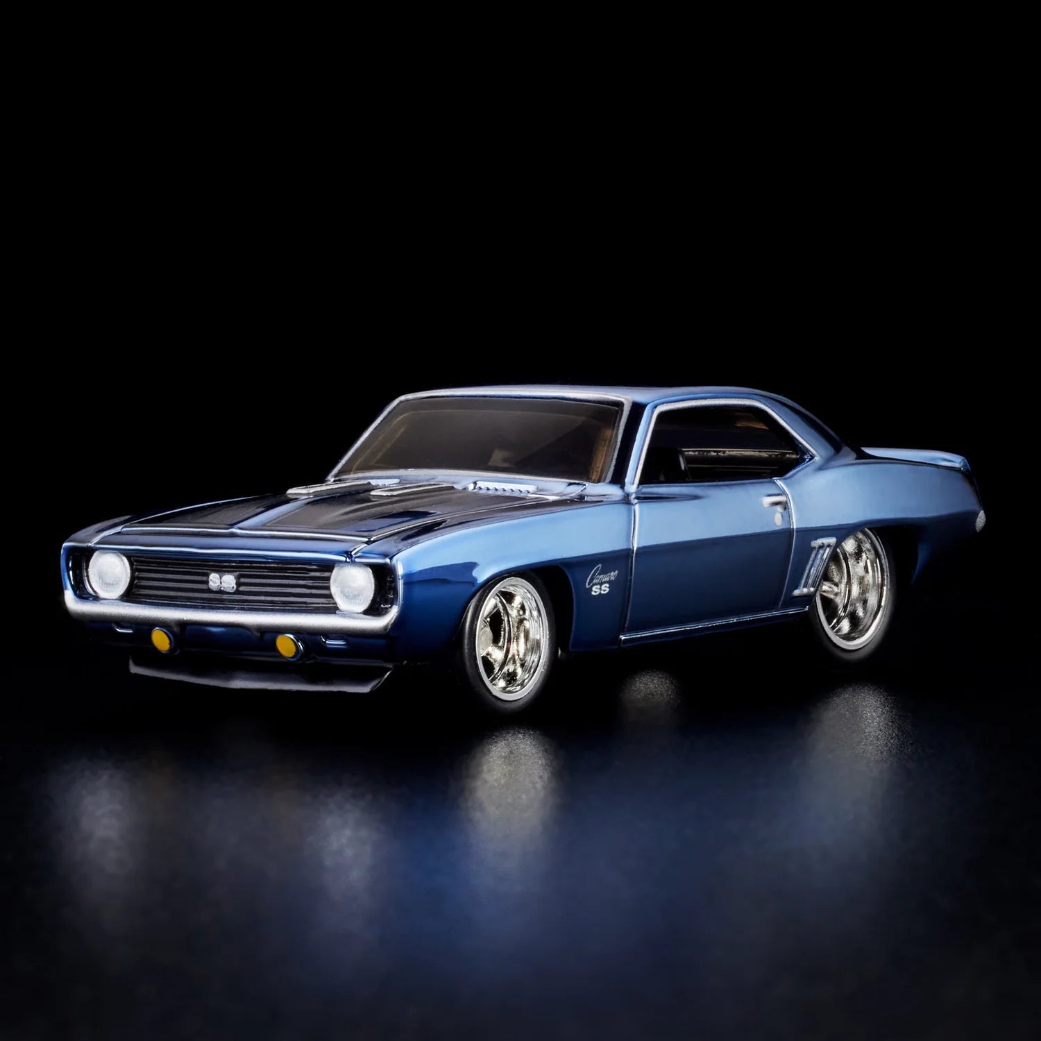 Auto a escala marca Hot Wheels RLC (Red Line Club), Modelo Camaro SS 1969 - Chido Toys