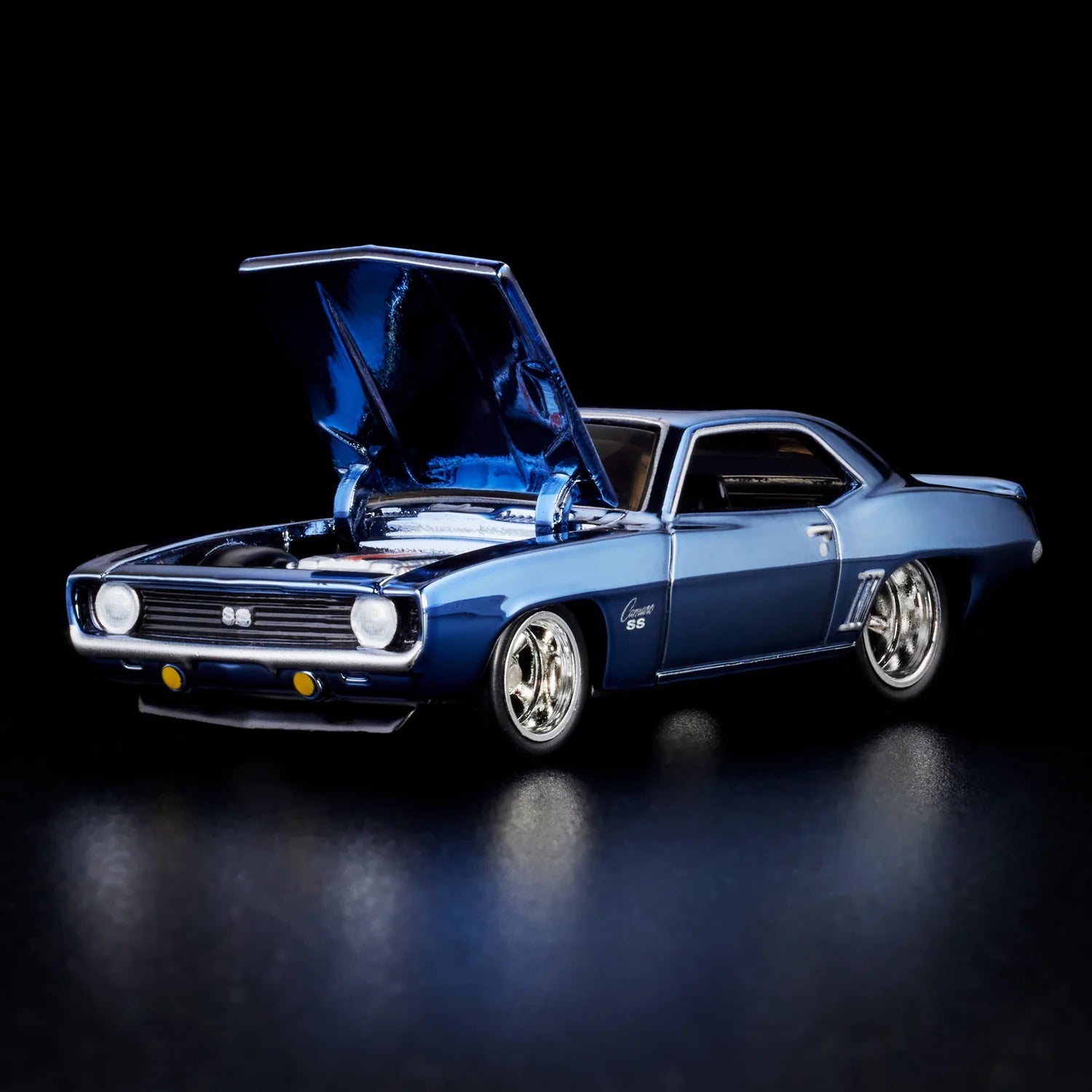 Auto a escala marca Hot Wheels RLC (Red Line Club), Modelo Camaro SS 1969 - Chido Toys