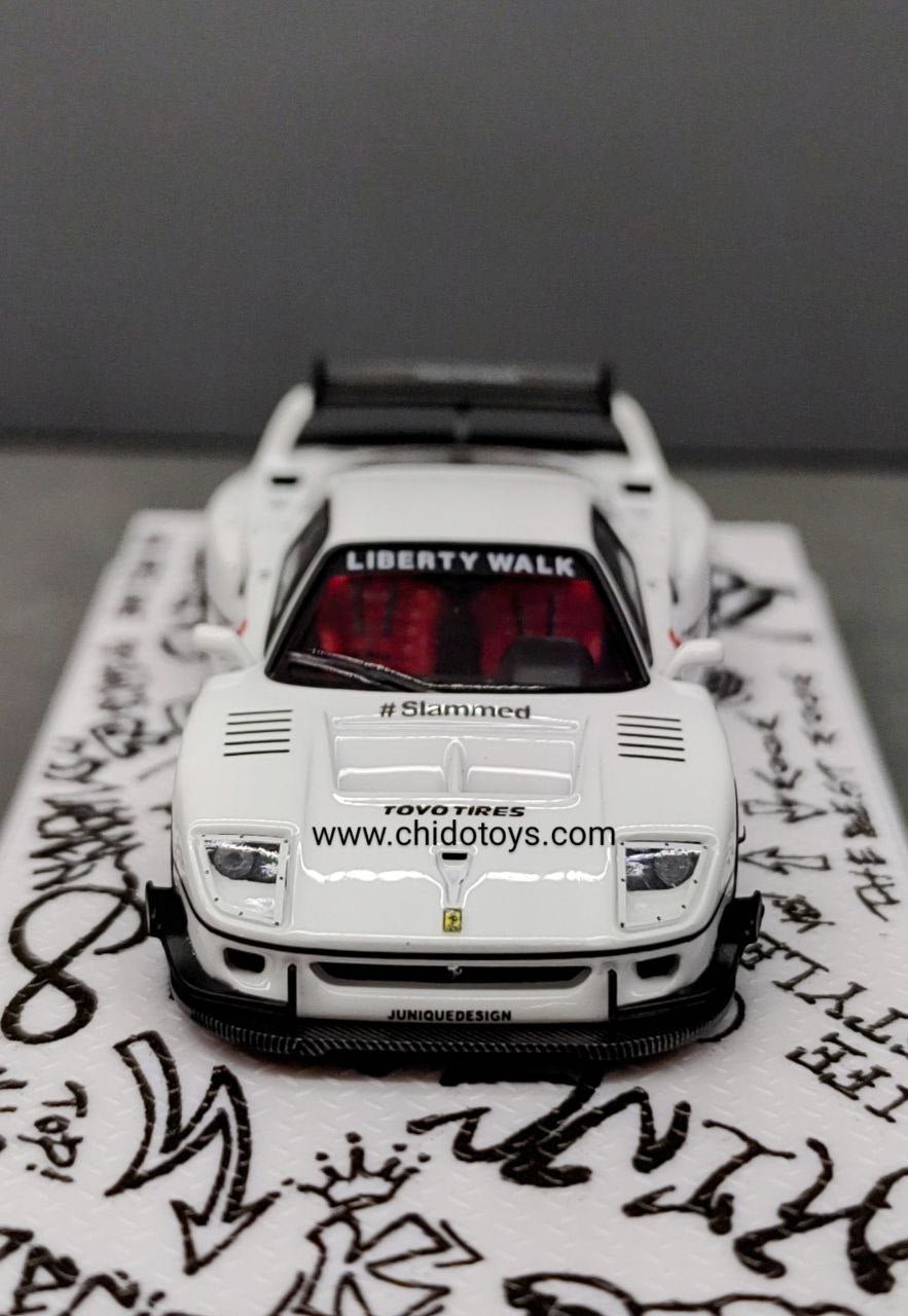 Auto a escala marca Inno modelo Ferrari F40 Liberty Walk Tokyo Auto Salón 2023 - Chido Toys