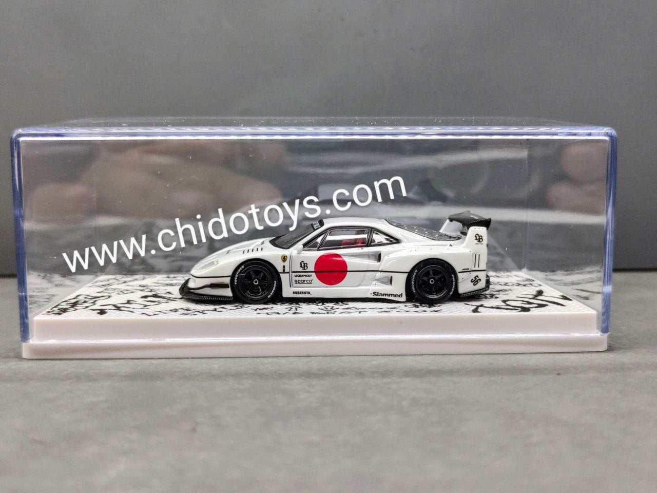 Auto a escala marca Inno modelo Ferrari F40 Liberty Walk Tokyo Auto Salón 2023 - Chido Toys