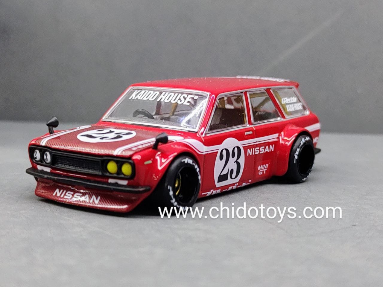 Auto a escala marca Kaido House & Mini GT, Modelo Wagon 510, Carbon Fiber V2 - Chido Toys