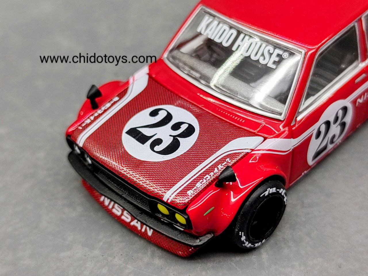 Auto a escala marca Kaido House & Mini GT, Modelo Wagon 510, Carbon Fiber V2 - Chido Toys