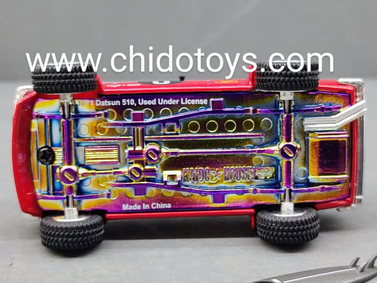 Auto a escala marca Kaido House & Mini GT, Modelo Wagon 510, Surf Safari RS V2 - Chido Toys