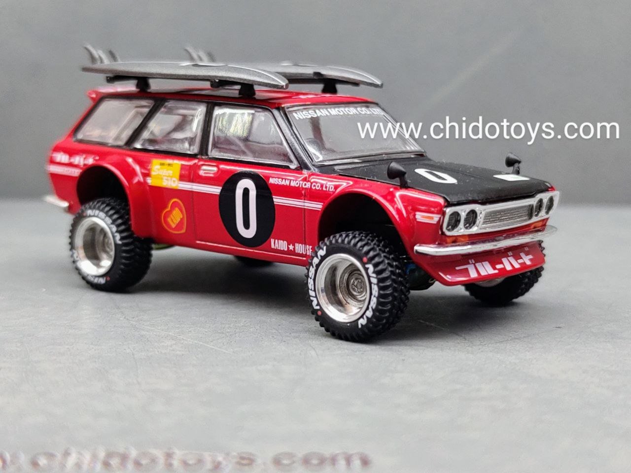 Auto a escala marca Kaido House & Mini GT, Modelo Wagon 510, Surf Safari RS V2 - Chido Toys