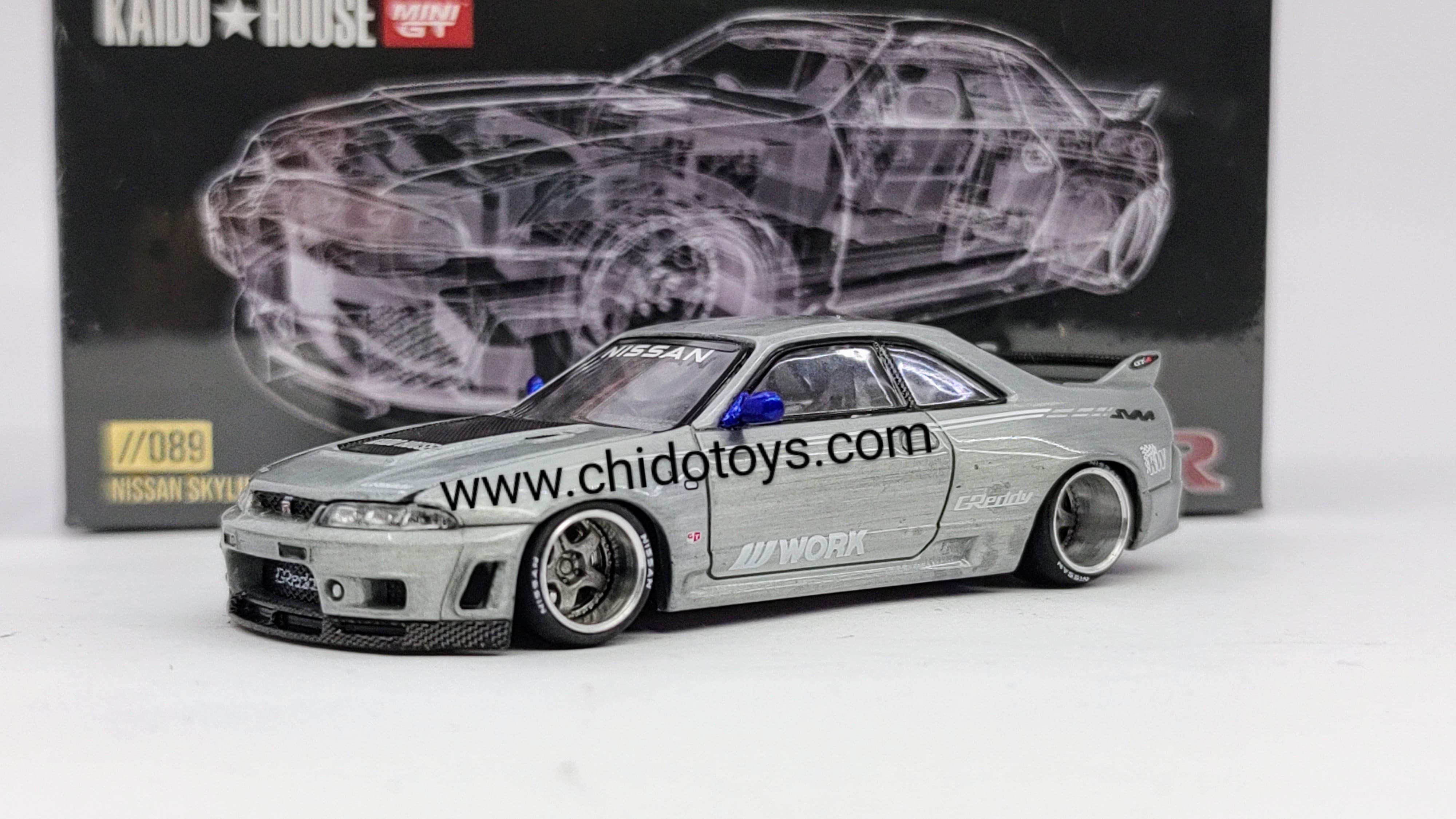Mini GT Kaido House Nissan Skyline GT-R R33 //089 CHASE 1:64, carrocería raw metal, metal/metal, llantas de goma con aros de aluminio.
