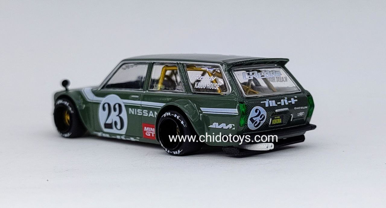 Auto a escala marca Kaido House, Modelo Datsun 510 Wagon Carbon Fiber V3 - Chido Toys