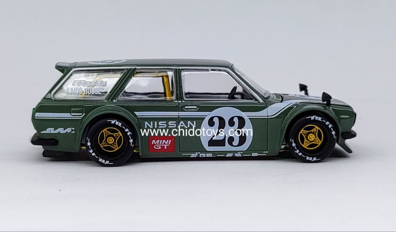 Auto a escala marca Kaido House, Modelo Datsun 510 Wagon Carbon Fiber V3 - Chido Toys