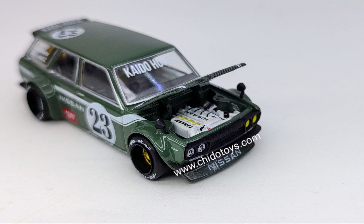 Auto a escala marca Kaido House, Modelo Datsun 510 Wagon Carbon Fiber V3 - Chido Toys