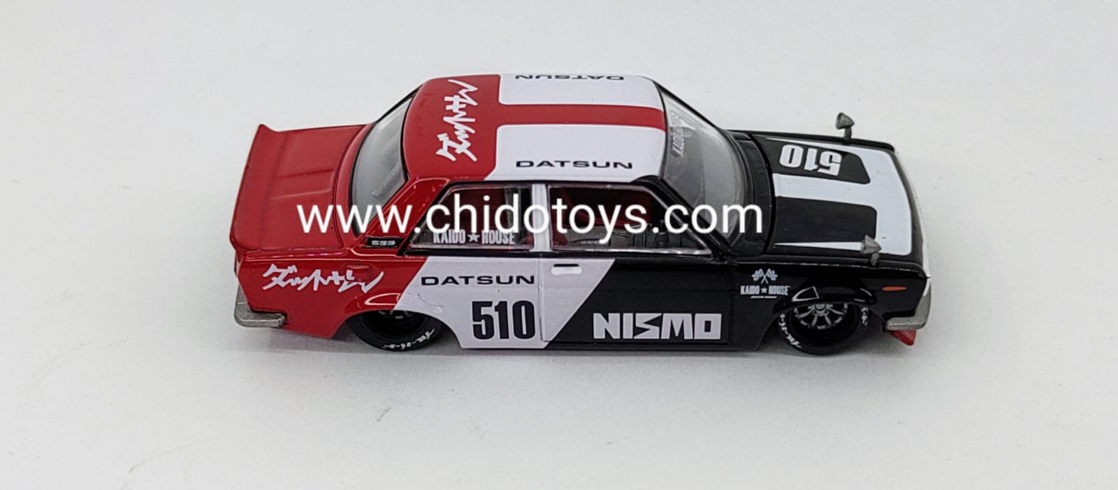 Auto a escala marca Kaido House, Modelo Datsun Street 510 Racing V1 - Chido Toys