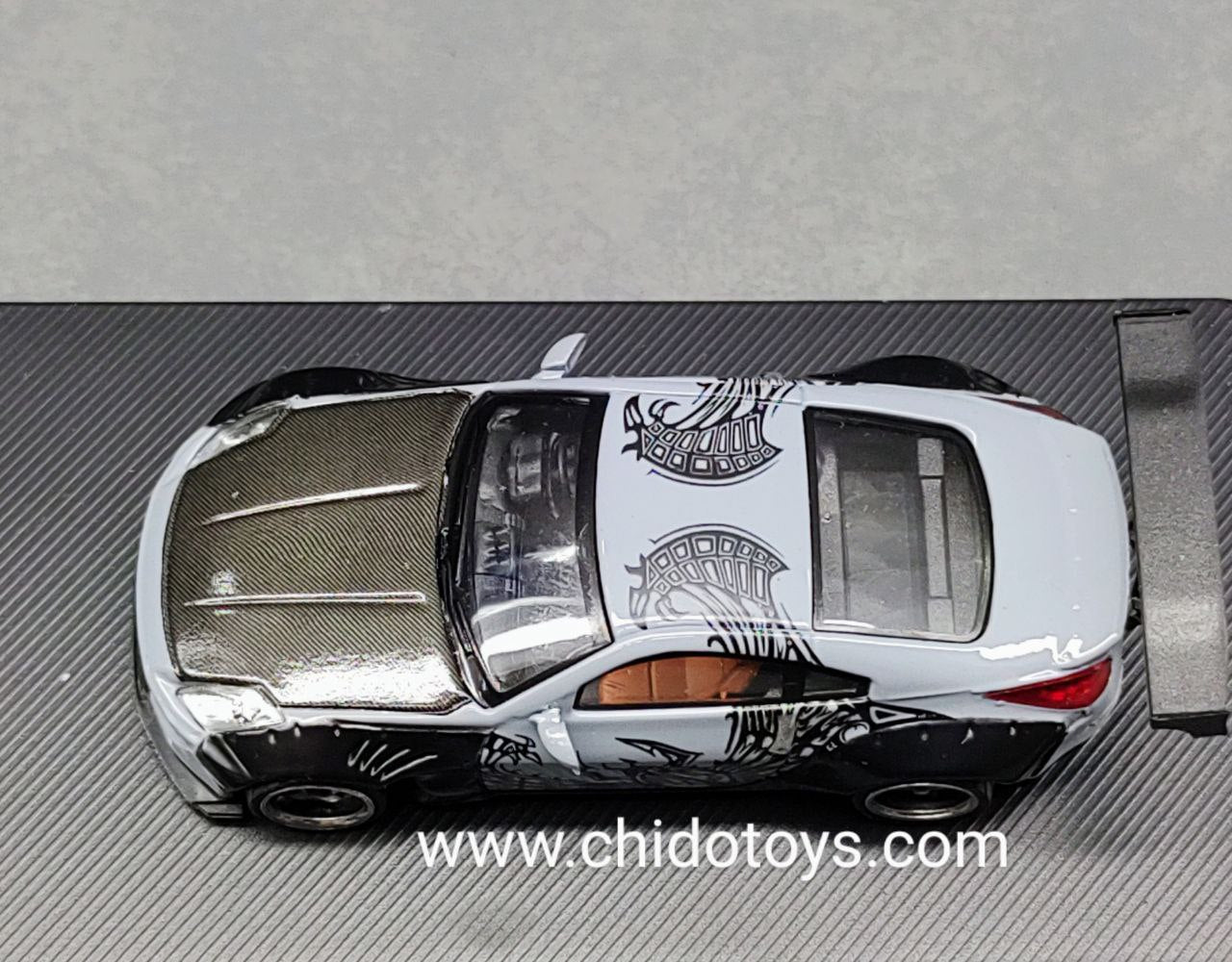 Auto a escala marca Lang Feng (LF) Model, Nissan 350 Z "DK" Fast and Furious - Chido Toys