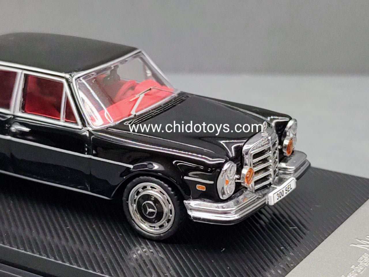 Auto a escala marca Liberty64, Modelo Mercedes Benz 300SEL - Chido Toys