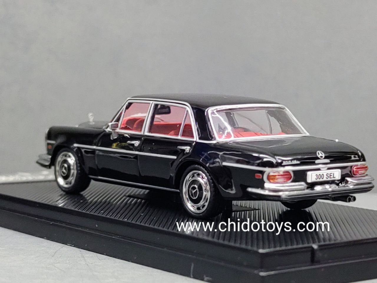 Auto a escala marca Liberty64, Modelo Mercedes Benz 300SEL - Chido Toys