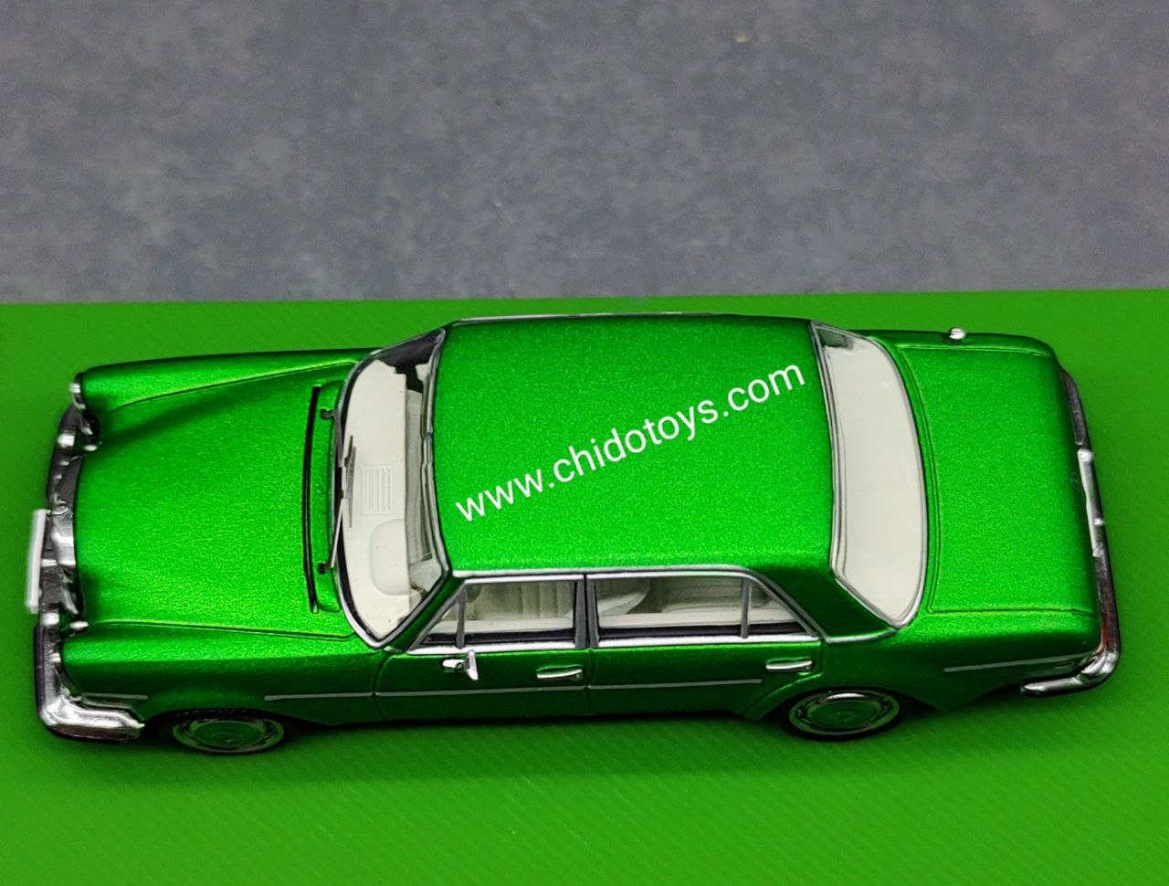 Auto a escala marca Liberty64, Modelo Mercedes Benz 300SEL - Chido Toys