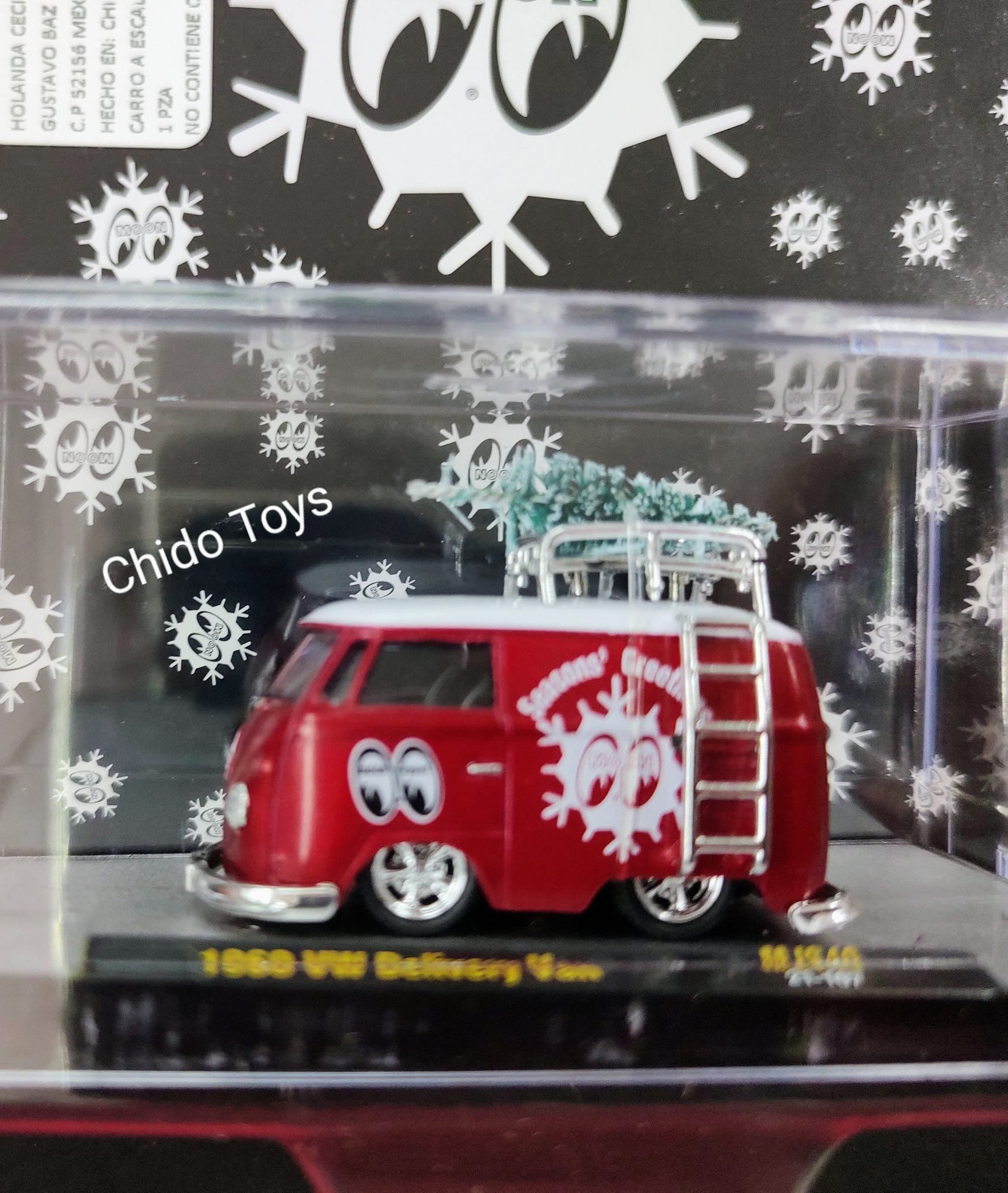 Auto a escala marca M2, Modelo VW Delivery Van 1960 Navideña, edad 8+ - Chido Toys