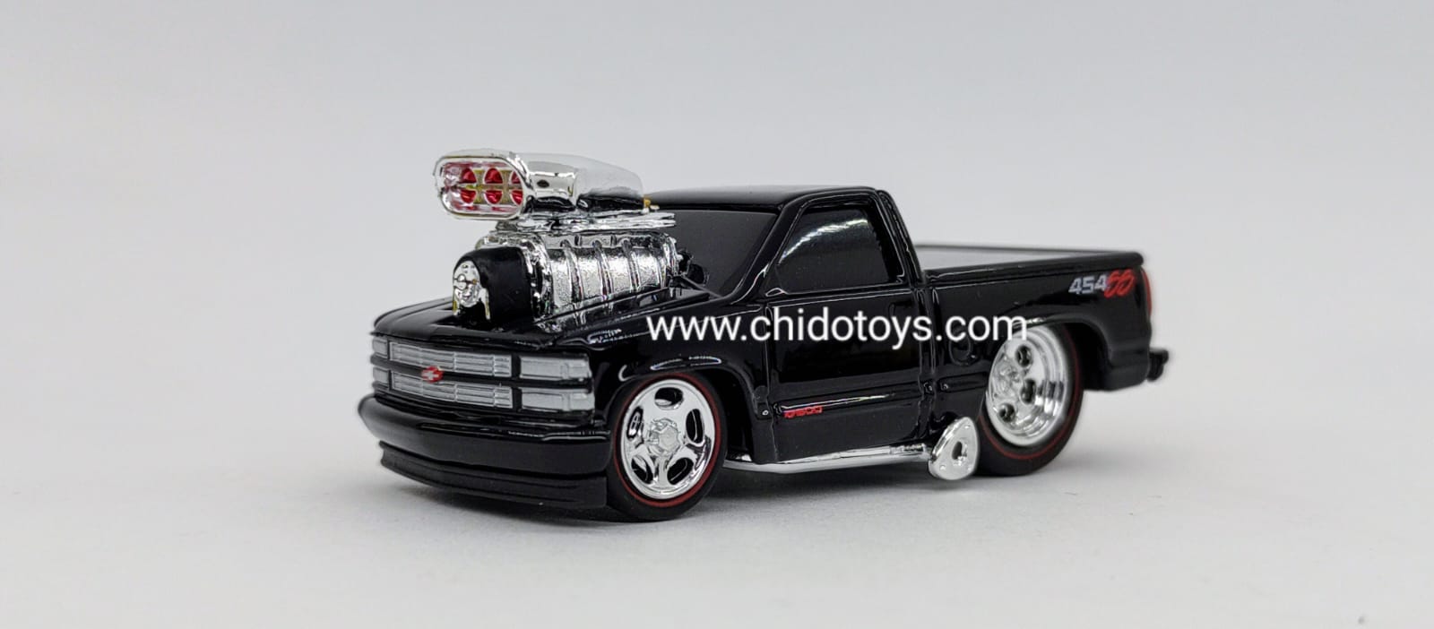 Auto a escala marca Maisto "Muscle Machines", ModeloChevrolet 454 SS Pickup 1993 Black - Chido Toys
