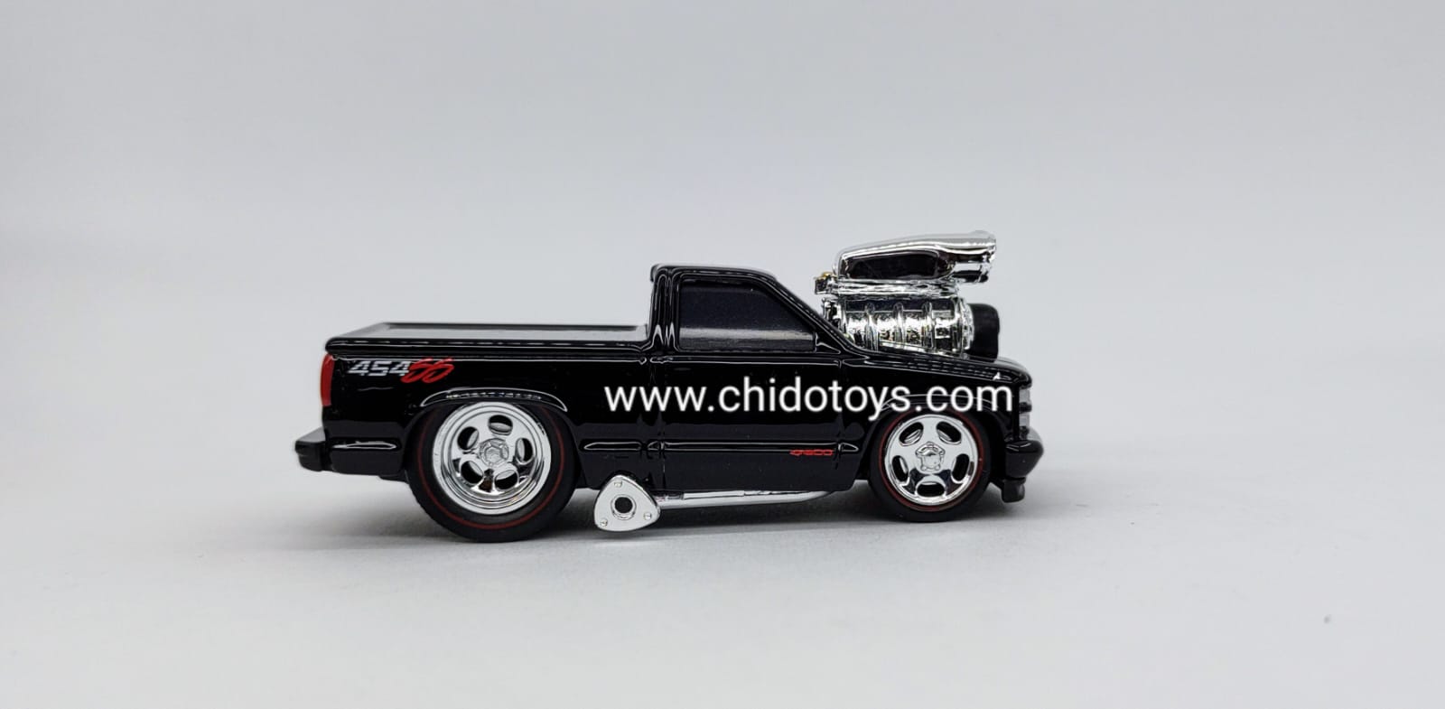 Auto a escala marca Maisto "Muscle Machines", ModeloChevrolet 454 SS Pickup 1993 Black - Chido Toys