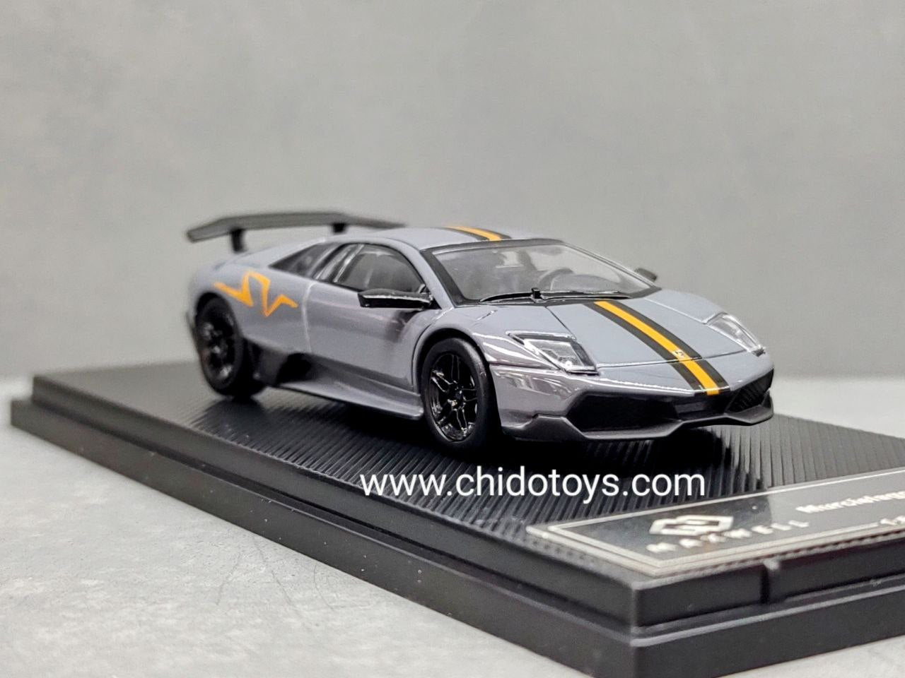Auto a escala marca Maxwell, Modelo Lamborghini Murciélago LP670 - 4 SV - Chido Toys