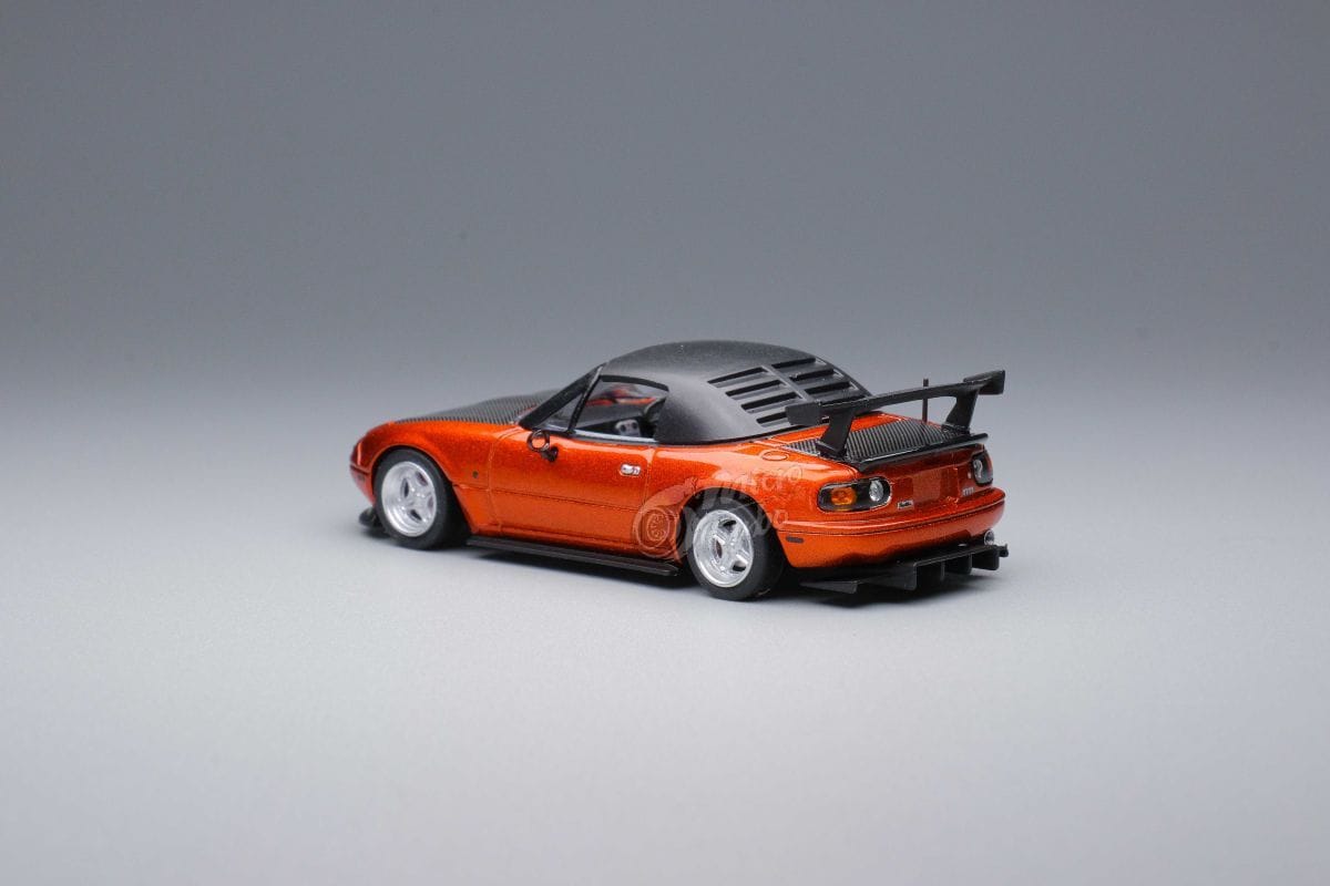 Auto a escala marca Micro Turbo, Modelo MX5, Eunos Roadster NA Customized Versión, Hobbie Expo China 2023 - Chido Toys